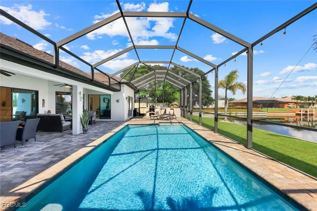 401 NE 19th Place Cape Coral FL 33909