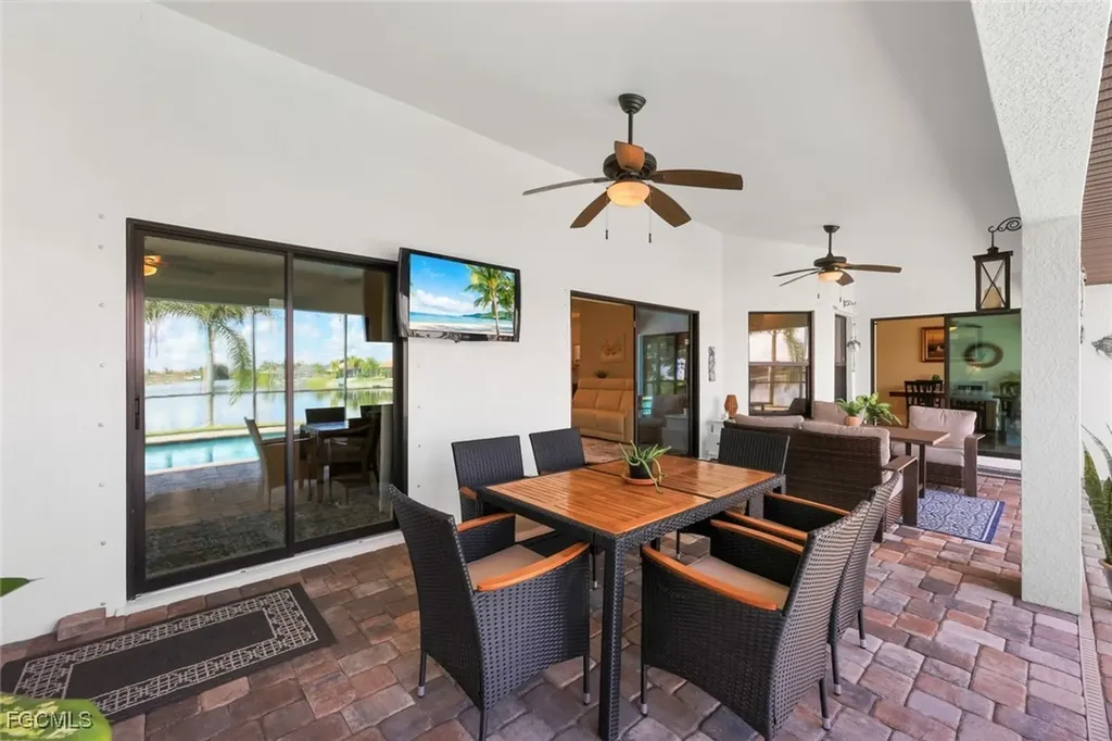 401 NE 19th Place Cape Coral FL 33909