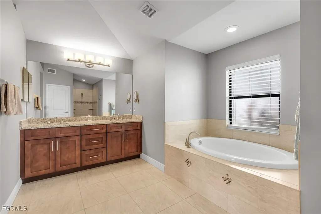 401 NE 19th Place Cape Coral FL 33909