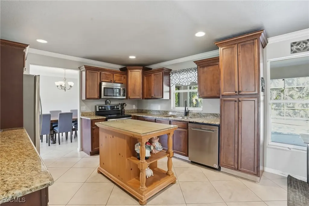 229 SW 38th Terrace Cape Coral FL 33914
