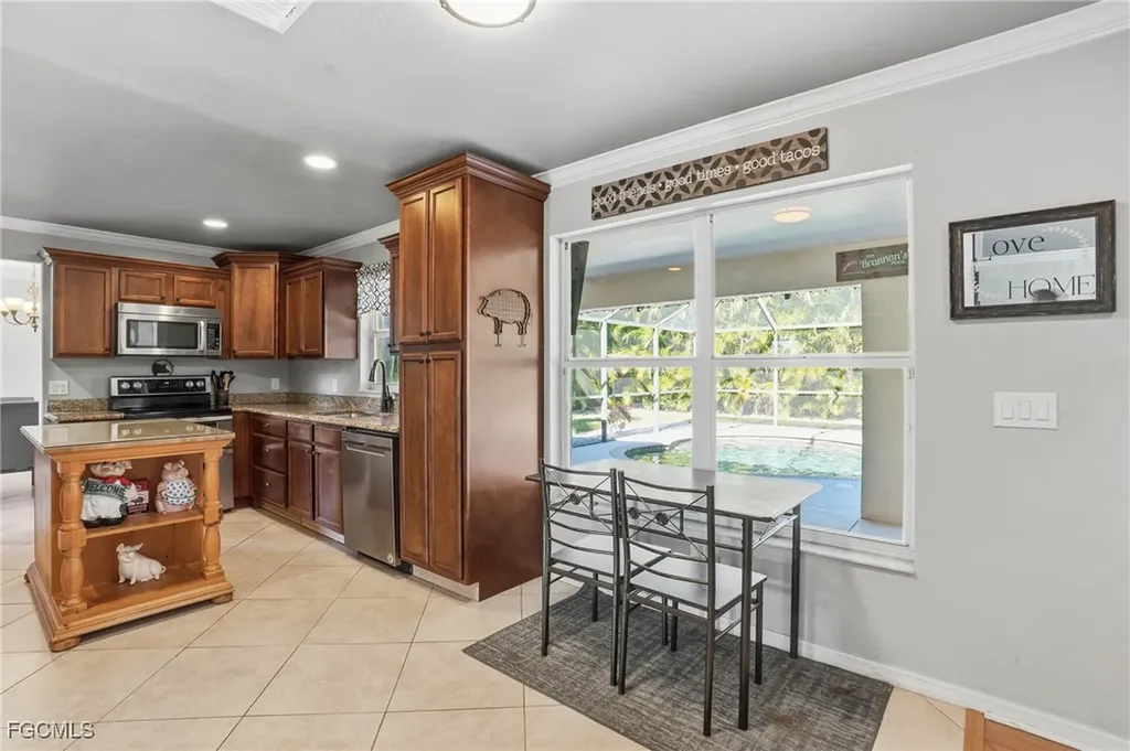 229 SW 38th Terrace Cape Coral FL 33914