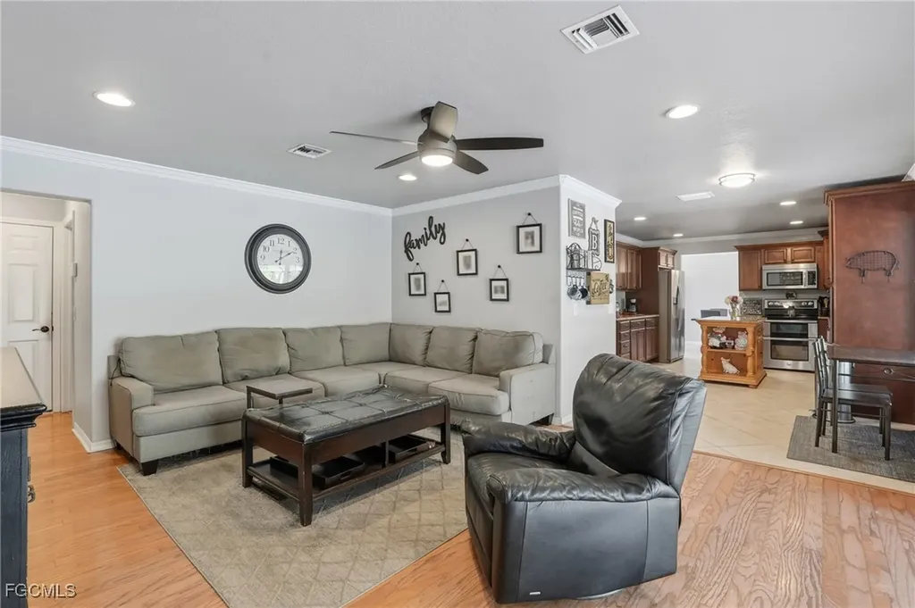 229 SW 38th Terrace Cape Coral FL 33914