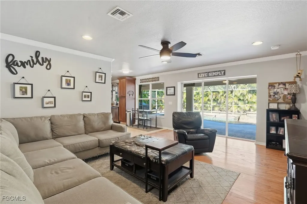 229 SW 38th Terrace Cape Coral FL 33914