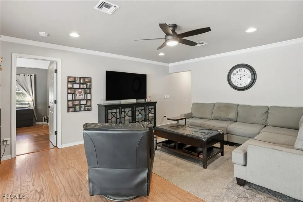 229 SW 38th Terrace Cape Coral FL 33914