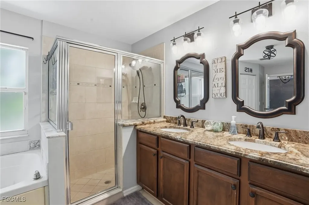 229 SW 38th Terrace Cape Coral FL 33914