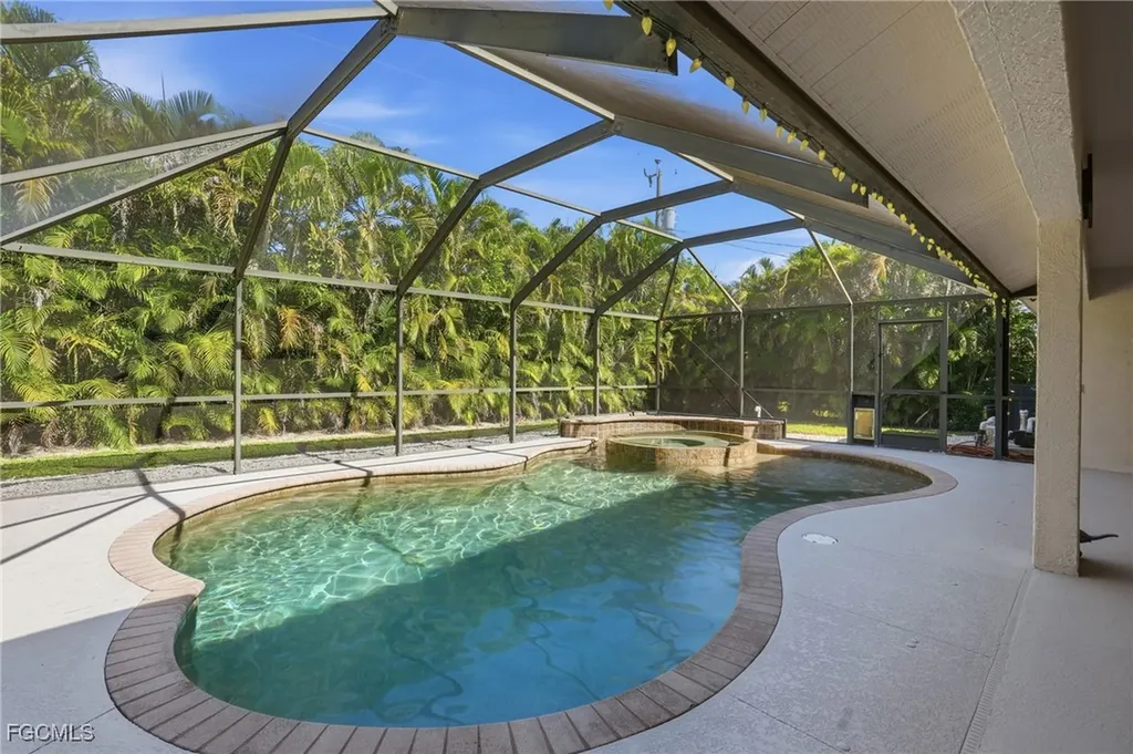229 SW 38th Terrace Cape Coral FL 33914