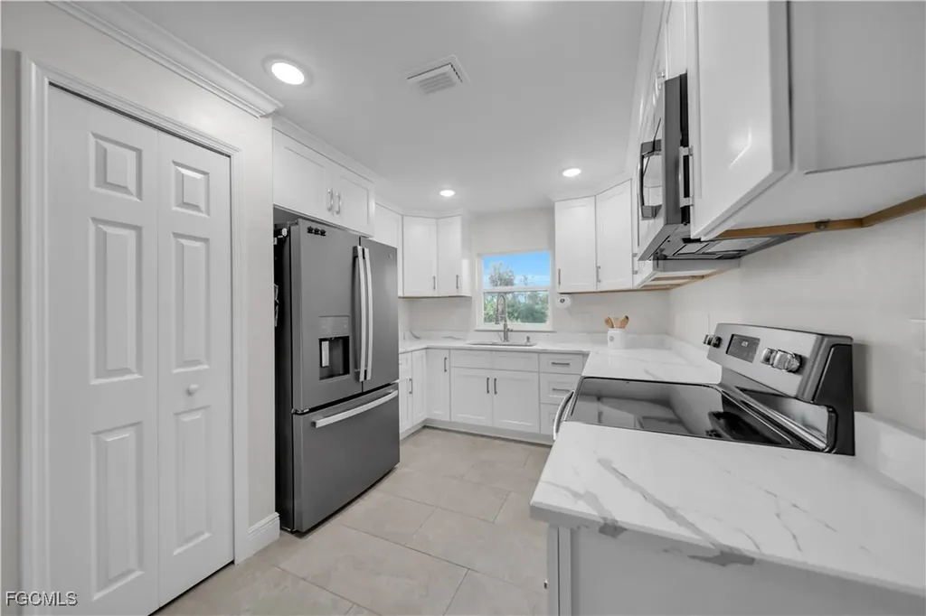 1301 Dorothy Avenue N Lehigh Acres FL 33971
