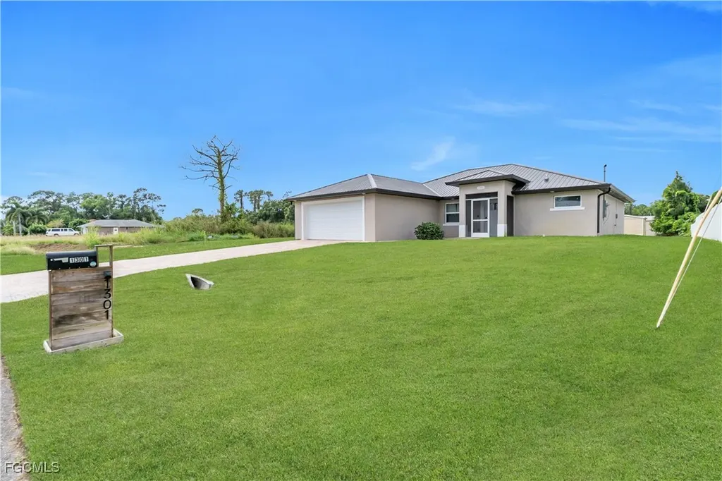 1301 Dorothy Avenue N Lehigh Acres FL 33971
