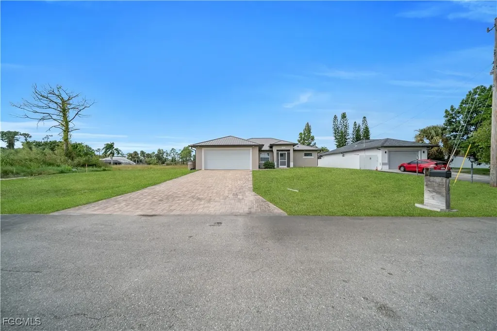 1301 Dorothy Avenue N Lehigh Acres FL 33971