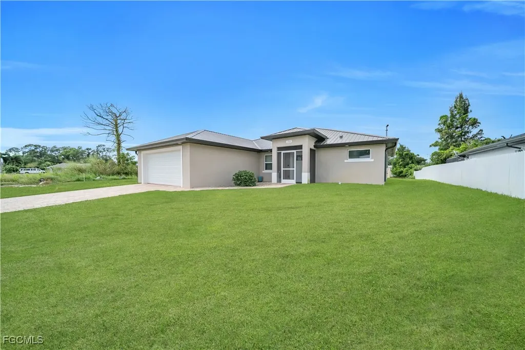 1301 Dorothy Avenue N Lehigh Acres FL 33971
