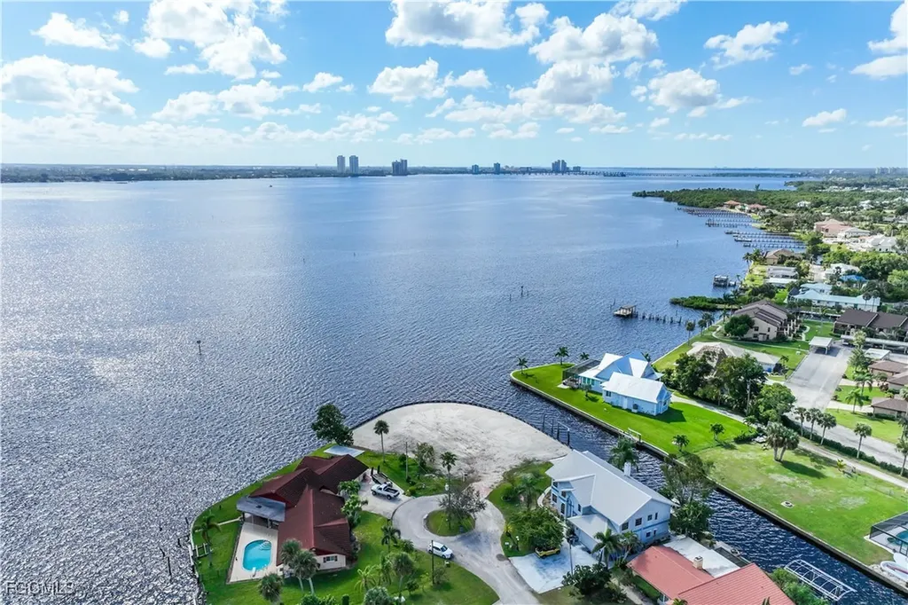 7152 Reymoor Drive North Fort Myers FL 33917