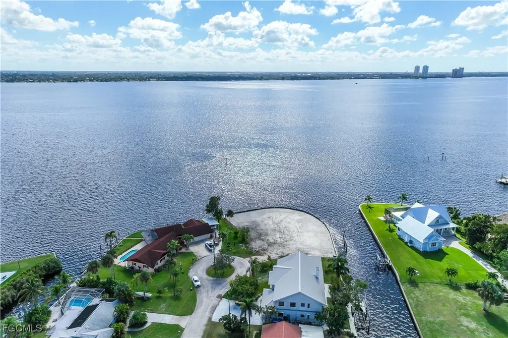 7152 Reymoor Drive North Fort Myers FL 33917