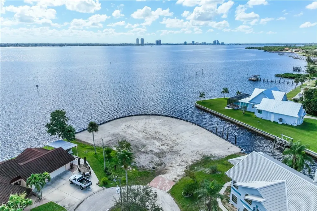 7152 Reymoor Drive North Fort Myers FL 33917