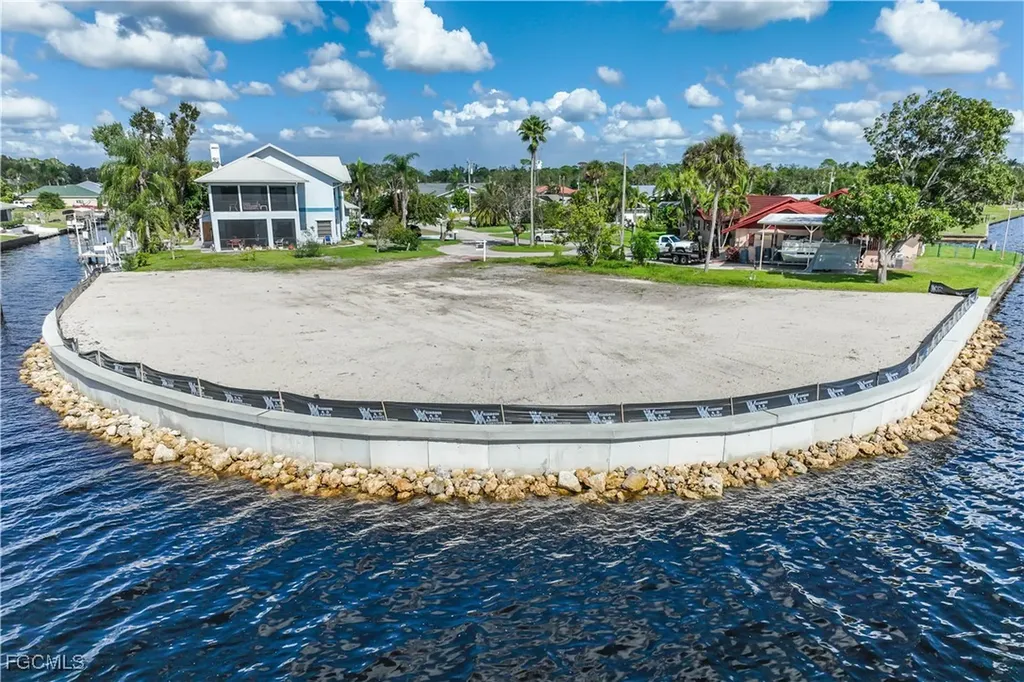7152 Reymoor Drive North Fort Myers FL 33917