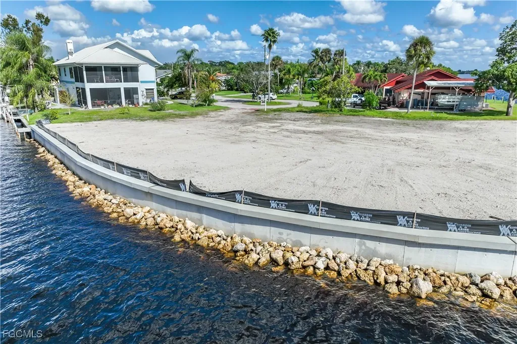 7152 Reymoor Drive North Fort Myers FL 33917