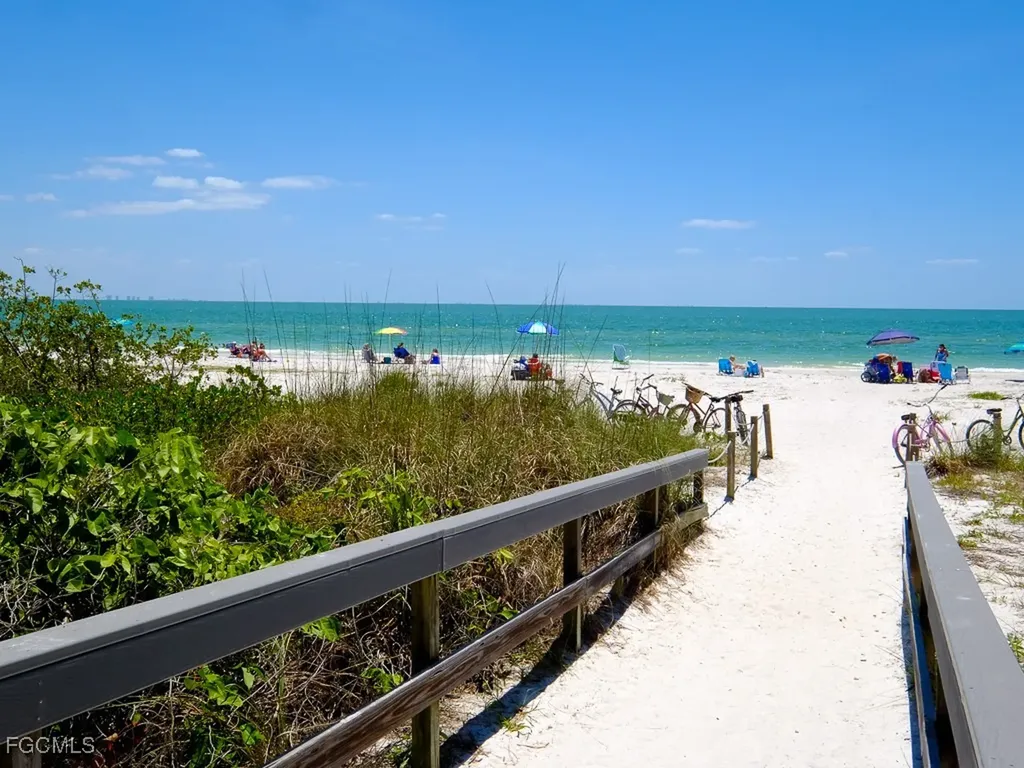 810 Elinor Way Sanibel FL 33957