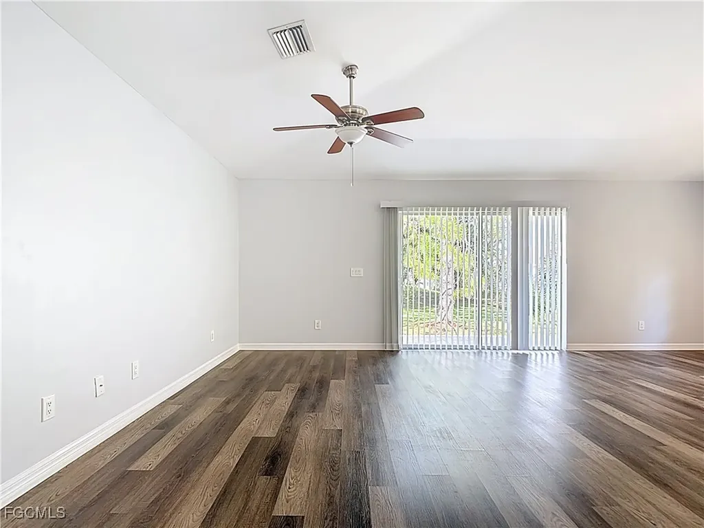 2812 4th Street SW Lehigh Acres FL 33976
