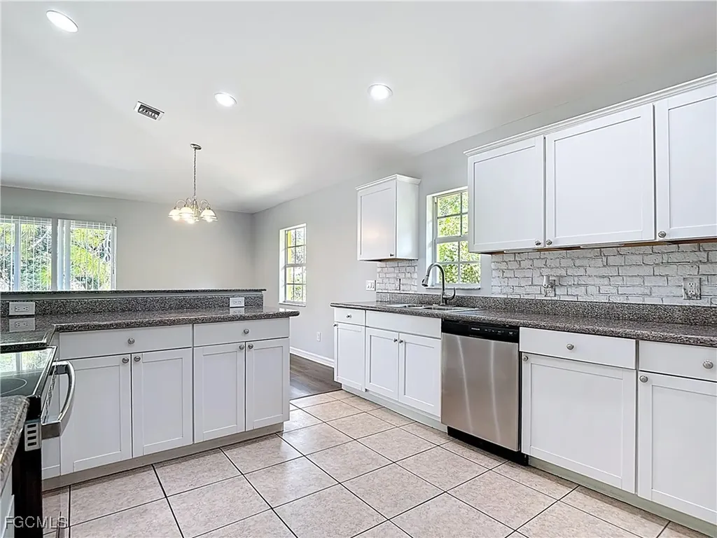 2812 4th Street SW Lehigh Acres FL 33976