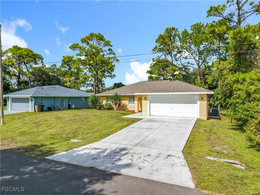2812 4th Street SW Lehigh Acres FL 33976
