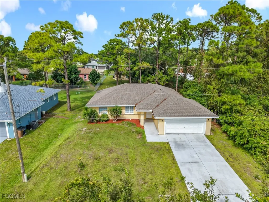 2812 4th Street SW Lehigh Acres FL 33976