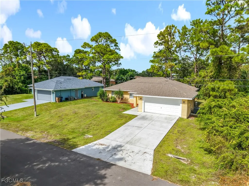 2812 4th Street SW Lehigh Acres FL 33976