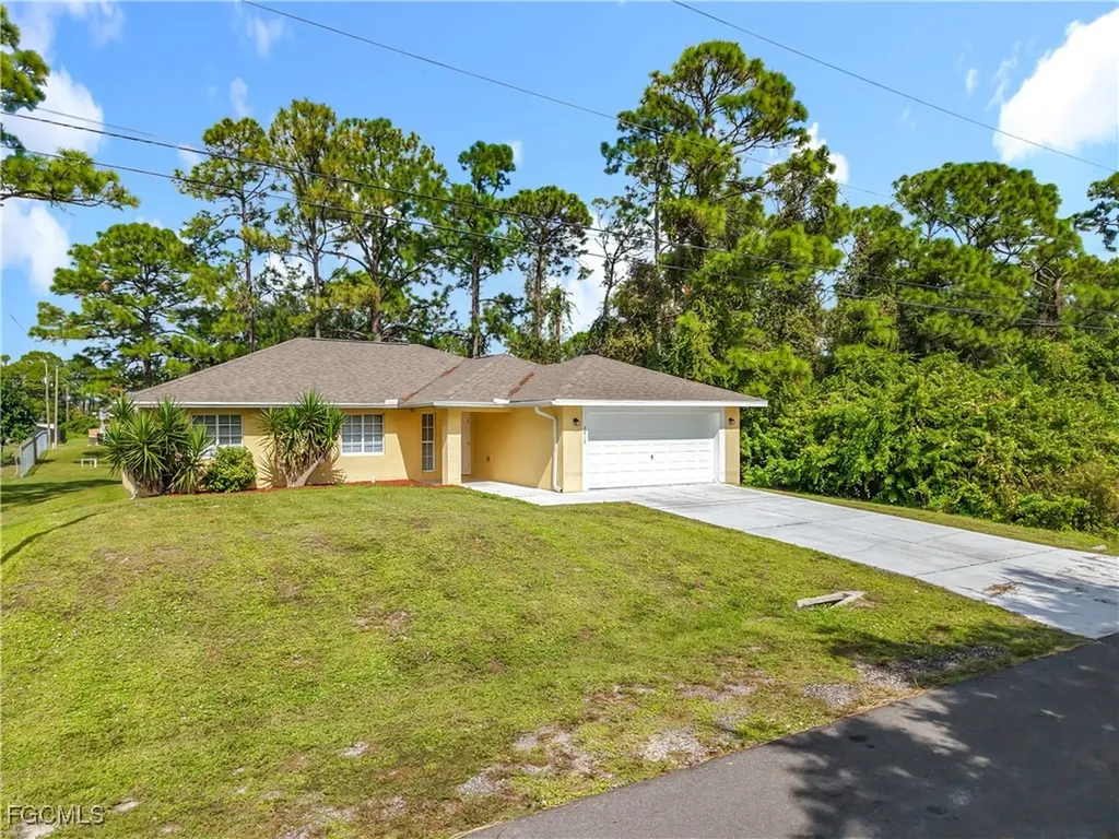 2812 4th Street SW Lehigh Acres FL 33976
