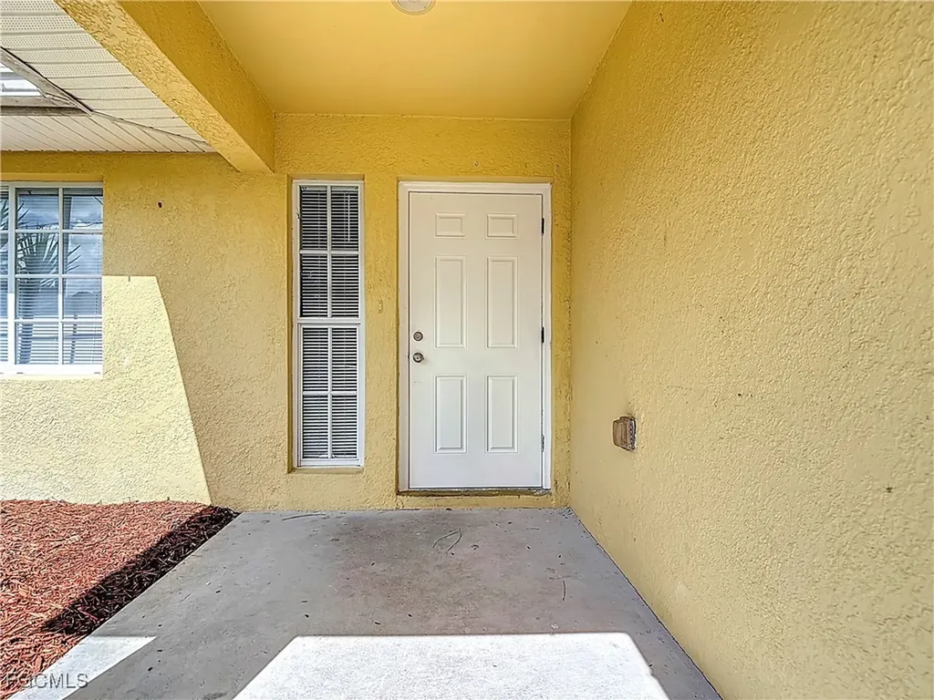 2812 4th Street SW Lehigh Acres FL 33976
