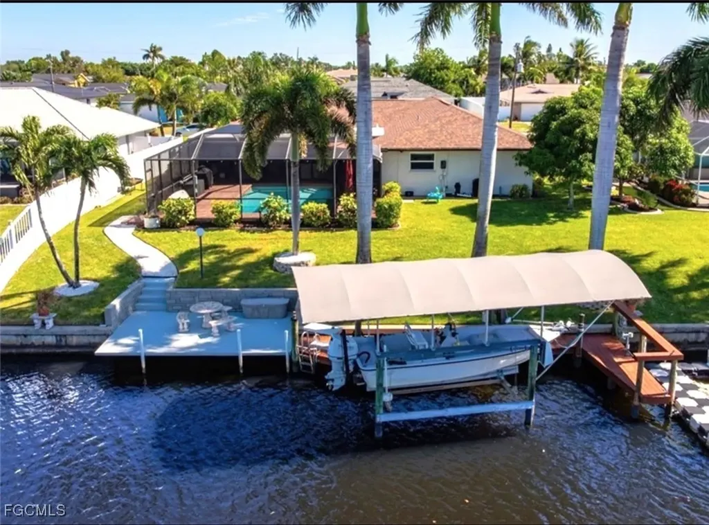 1518 SE 10th Place Cape Coral FL 33990