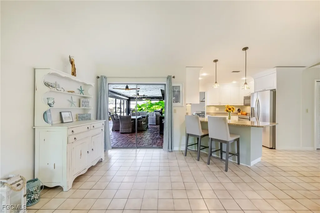 1518 SE 10th Place Cape Coral FL 33990