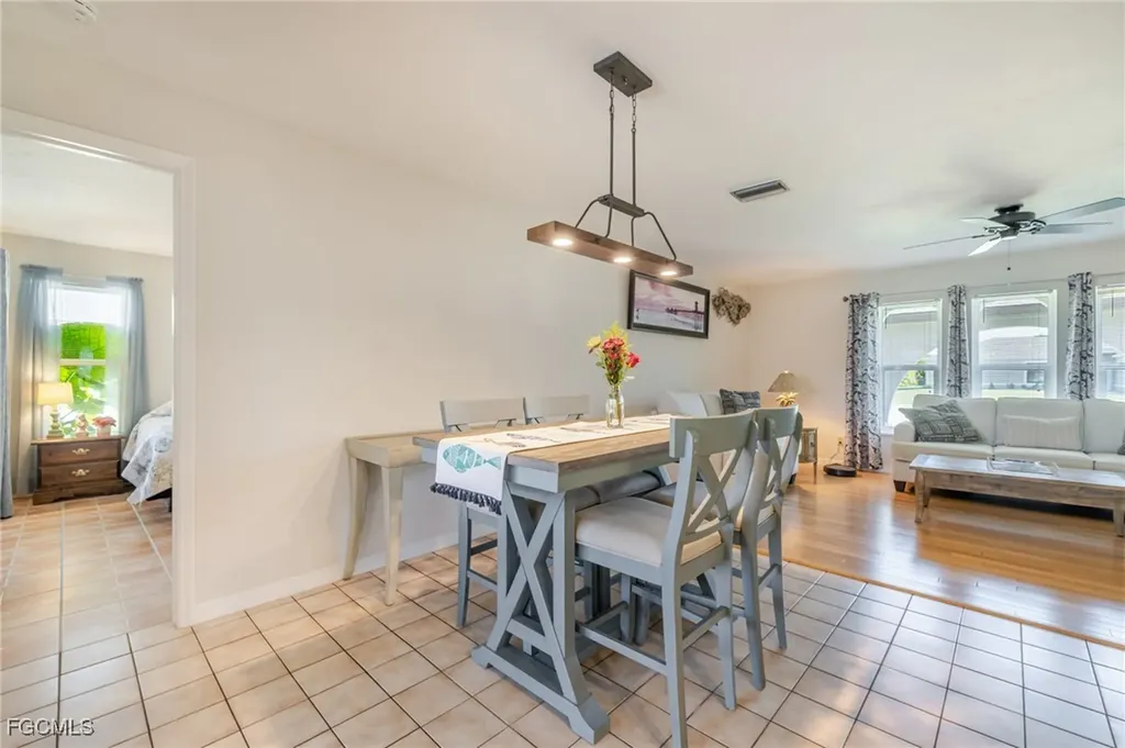 1518 SE 10th Place Cape Coral FL 33990