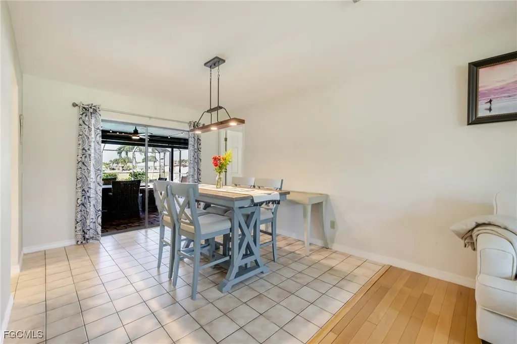 1518 SE 10th Place Cape Coral FL 33990