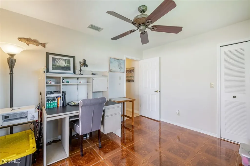 1518 SE 10th Place Cape Coral FL 33990