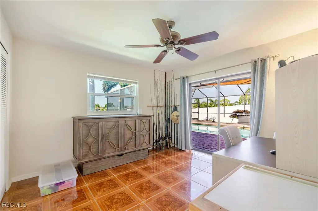 1518 SE 10th Place Cape Coral FL 33990