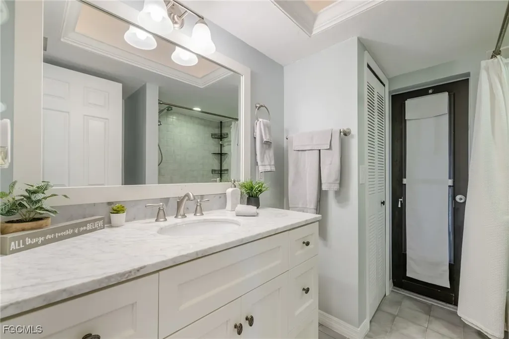 1518 SE 10th Place Cape Coral FL 33990