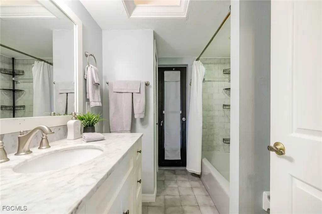 1518 SE 10th Place Cape Coral FL 33990