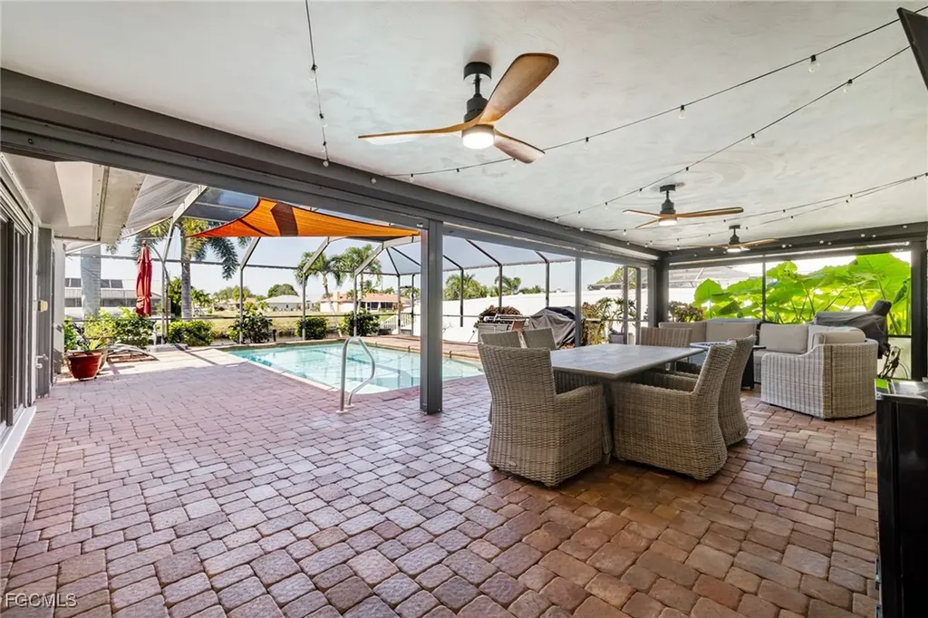 1518 SE 10th Place Cape Coral FL 33990