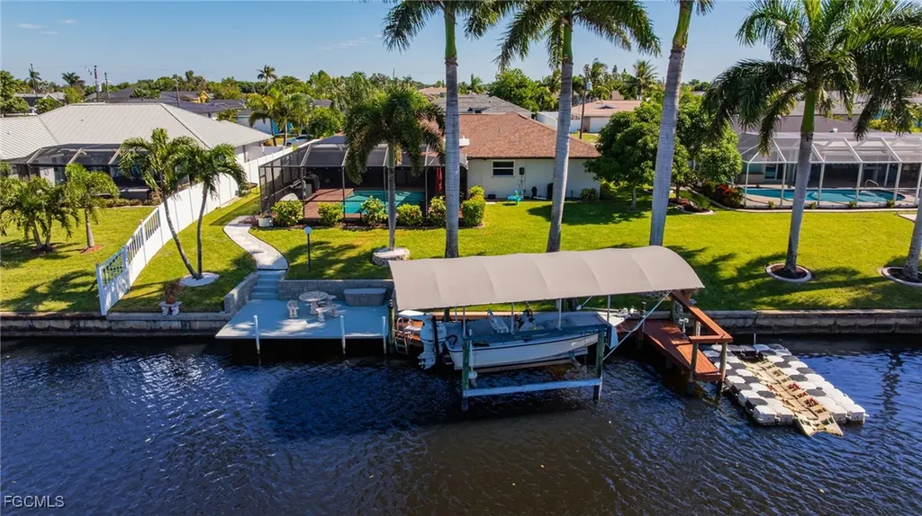 1518 SE 10th Place Cape Coral FL 33990
