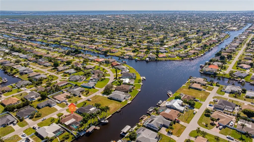 1518 SE 10th Place Cape Coral FL 33990