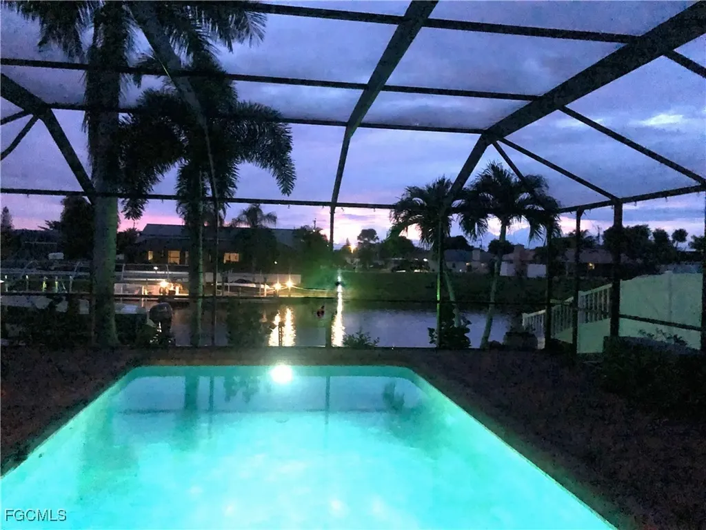 1518 SE 10th Place Cape Coral FL 33990