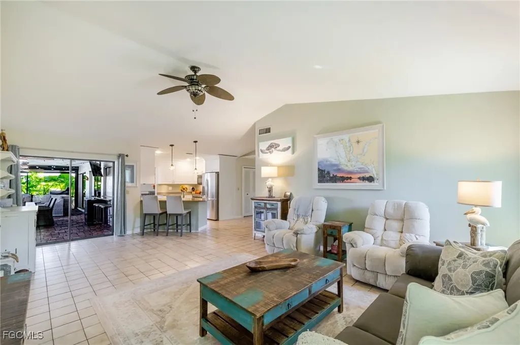 1518 SE 10th Place Cape Coral FL 33990