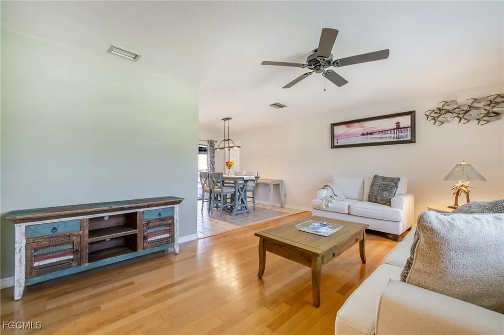 1518 SE 10th Place Cape Coral FL 33990