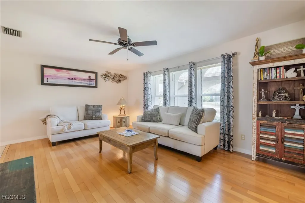 1518 SE 10th Place Cape Coral FL 33990