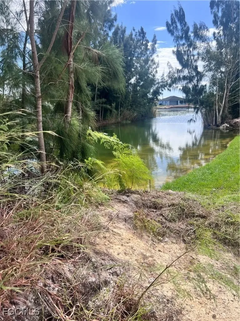 3543 NE 21st Avenue Cape Coral FL 33909