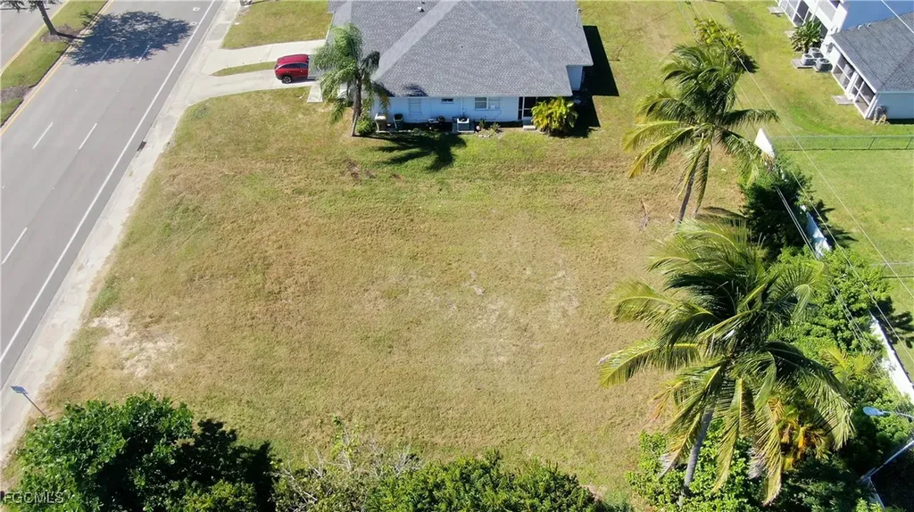 1009 Cape Coral Parkway W Cape Coral FL 33914