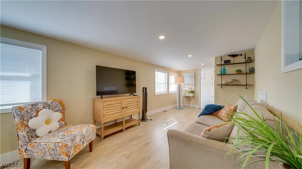 11077 Sunburst Lane Fort Myers FL 33908