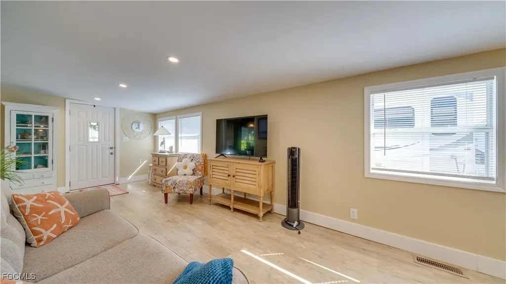 11077 Sunburst Lane Fort Myers FL 33908