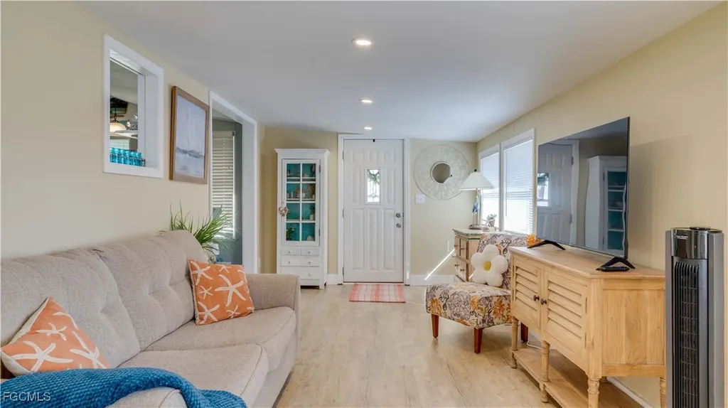 11077 Sunburst Lane Fort Myers FL 33908