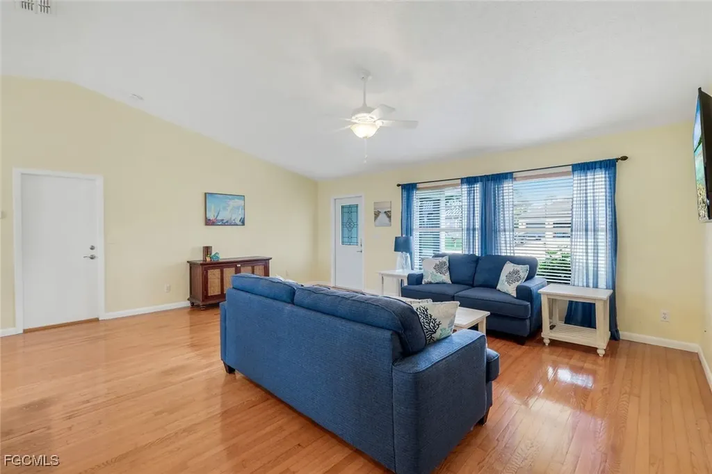 1925 SW 17th Place Cape Coral FL 33991