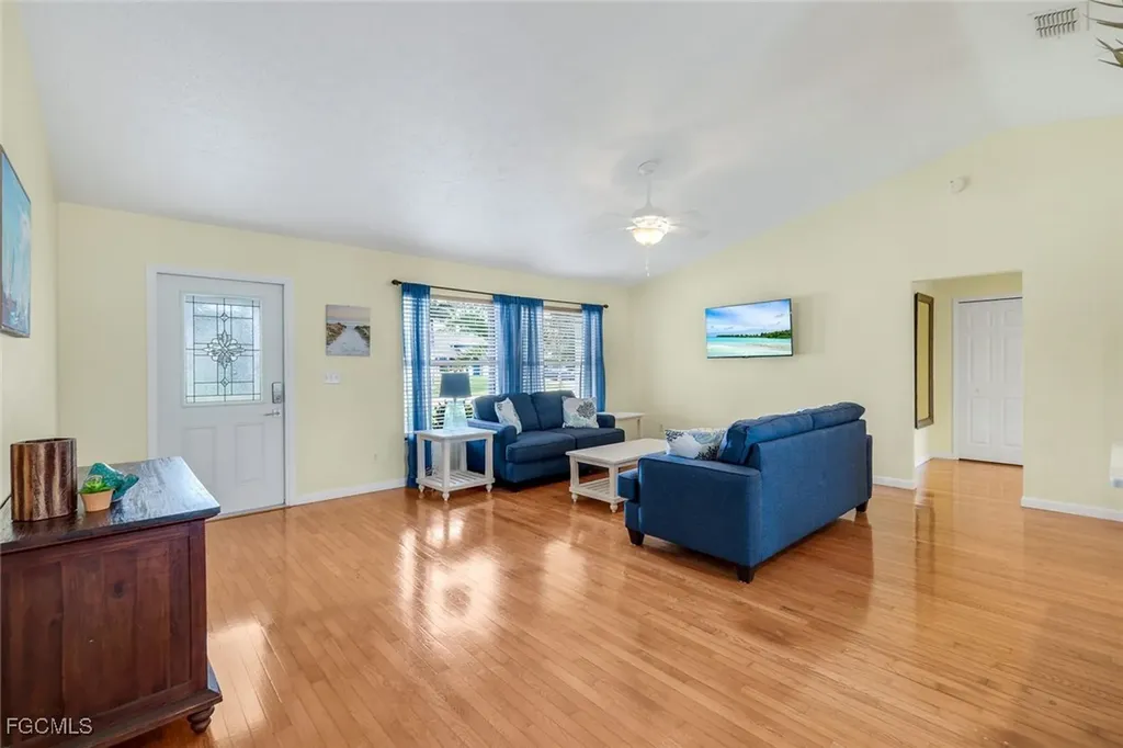 1925 SW 17th Place Cape Coral FL 33991