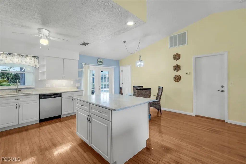 1925 SW 17th Place Cape Coral FL 33991